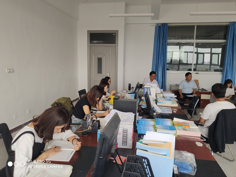 新桥墩头小学新教师座谈会