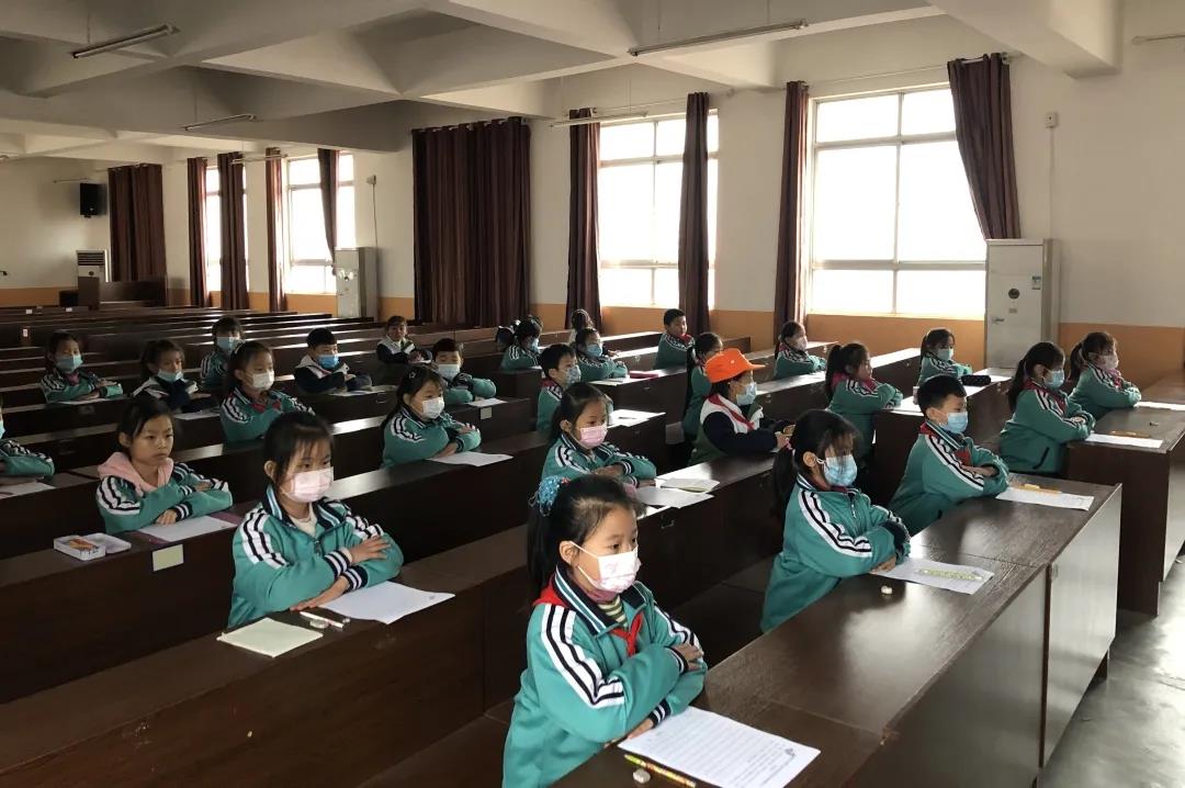 新桥中心小学开展汉字听写活动