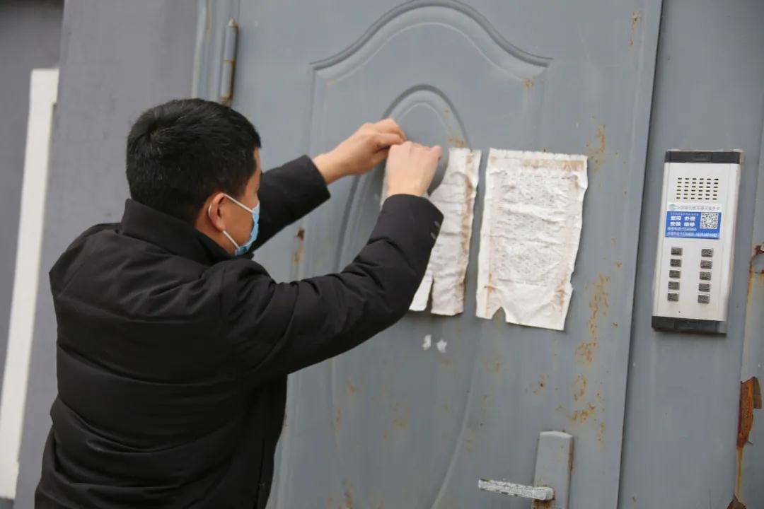 新桥小学党支部开展到社区“洗脸”活动