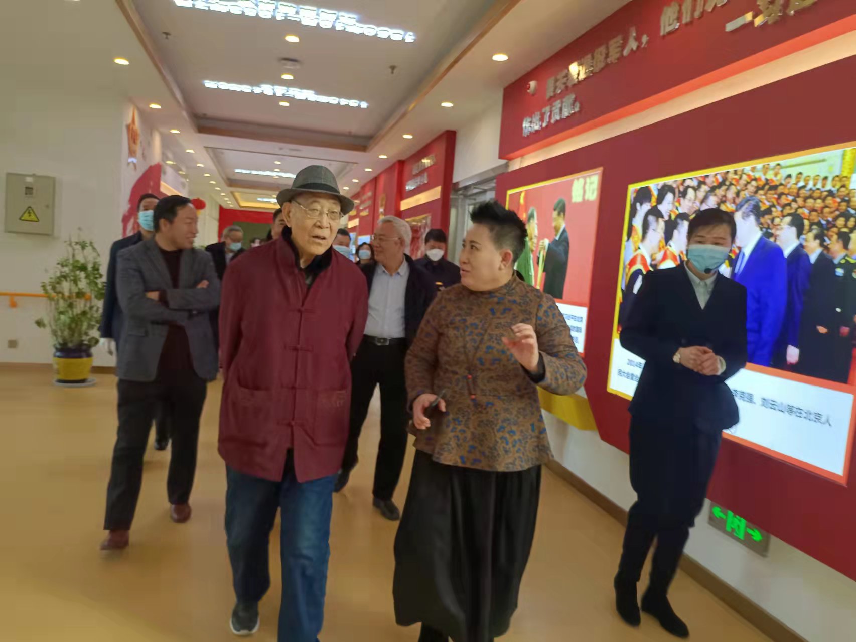 参观3.jpg