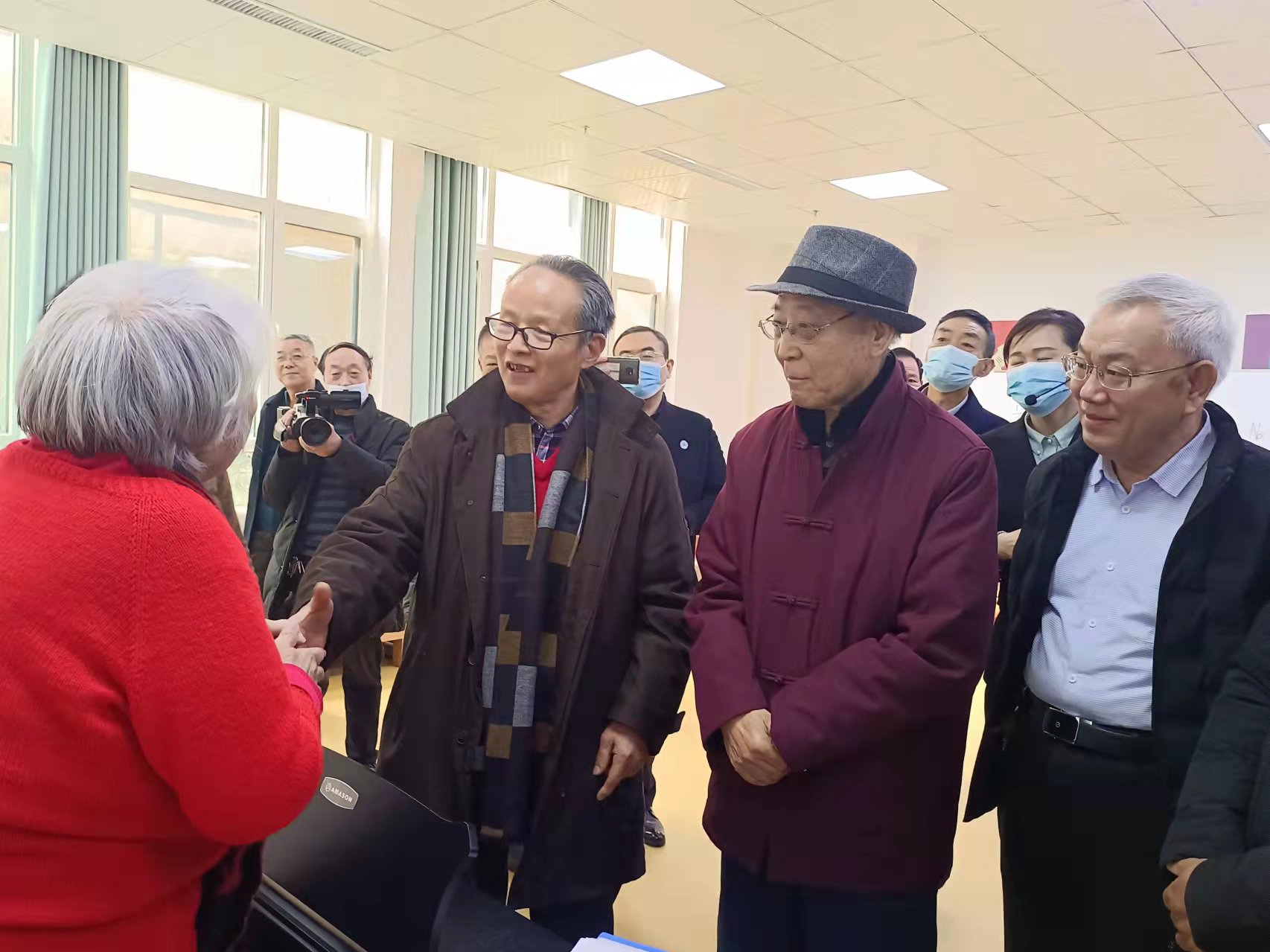参观1.jpg