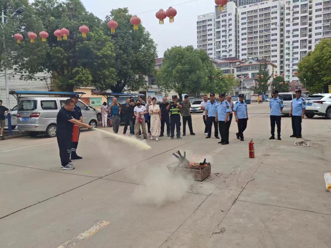 后十社区开展九小场所消防安全培训及夏季用电安全宣传活动