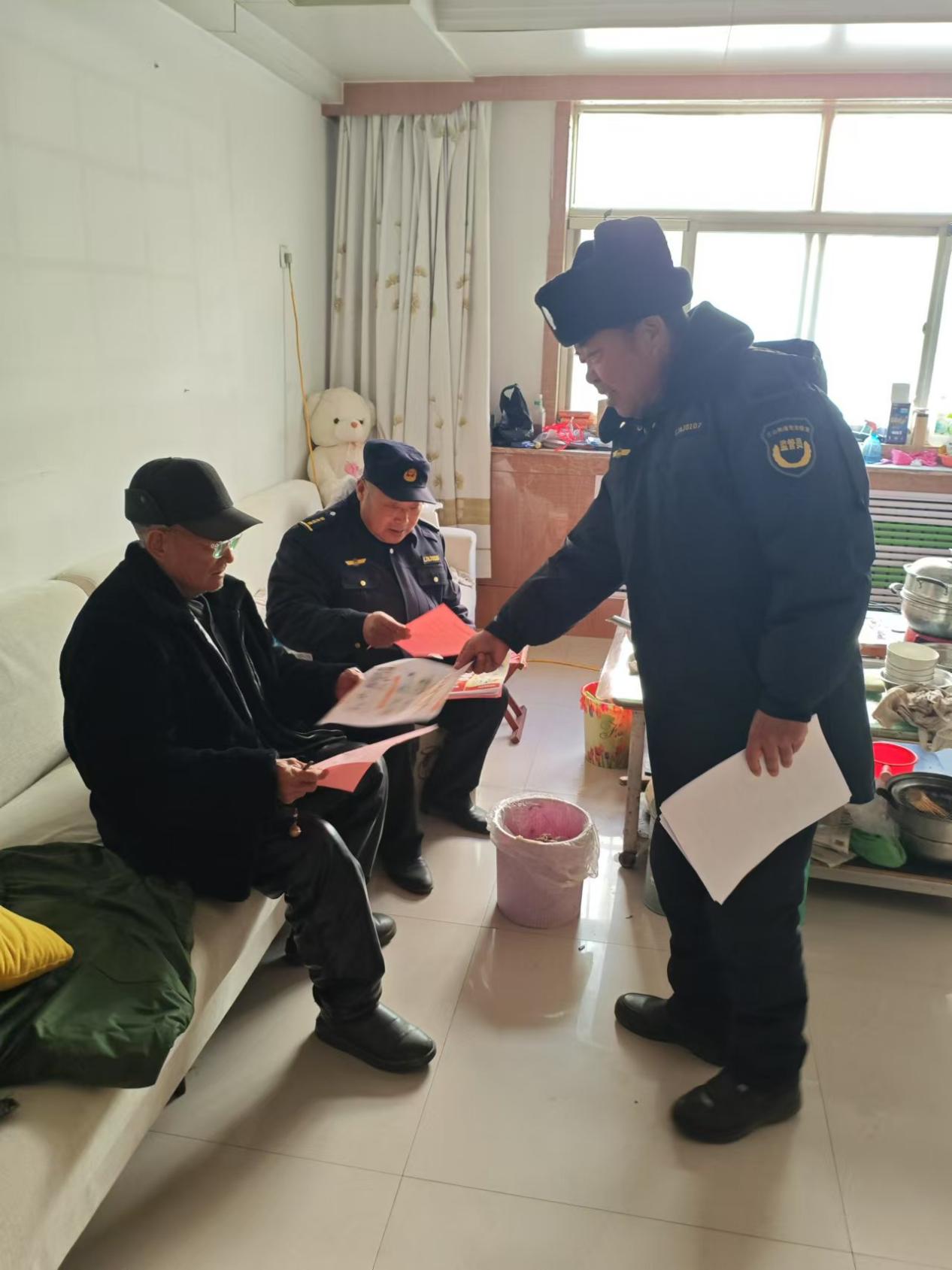 后十社区“五进”活动：入户宣传一氧化碳中毒防范