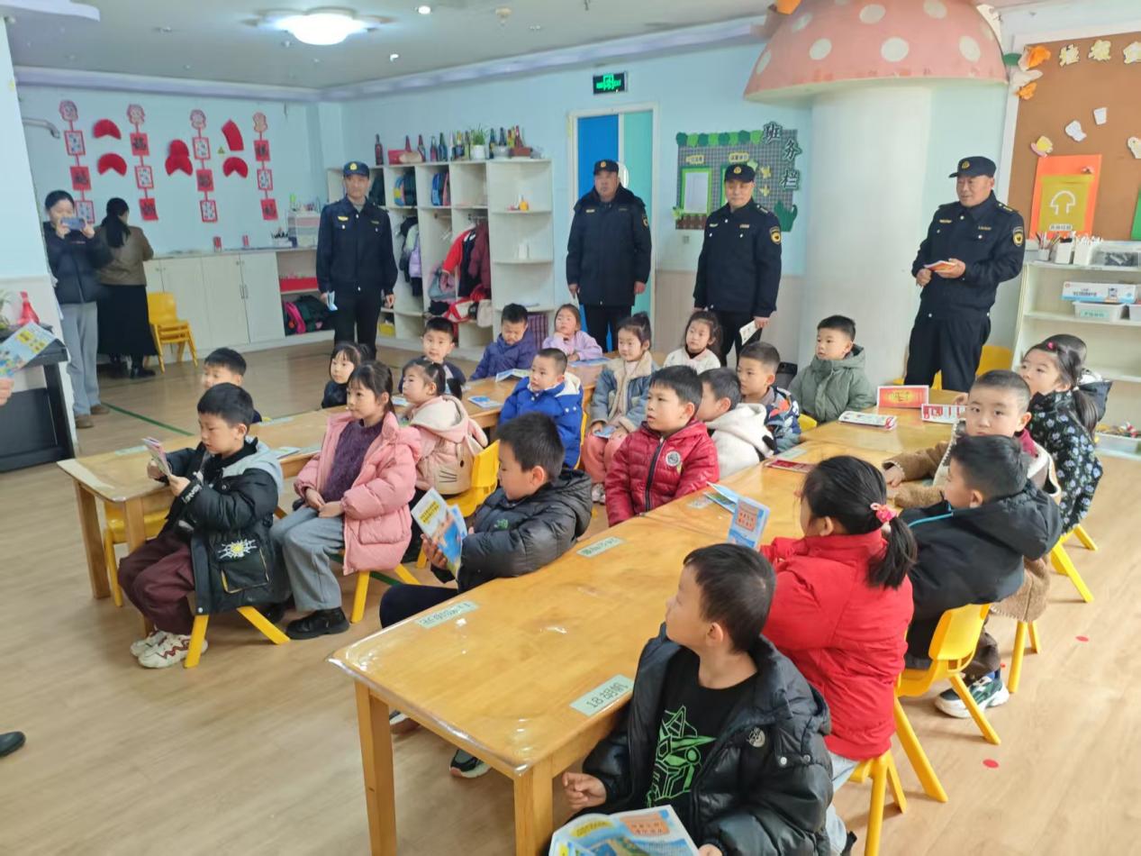 后十社区开展3 月安全生产五进活动